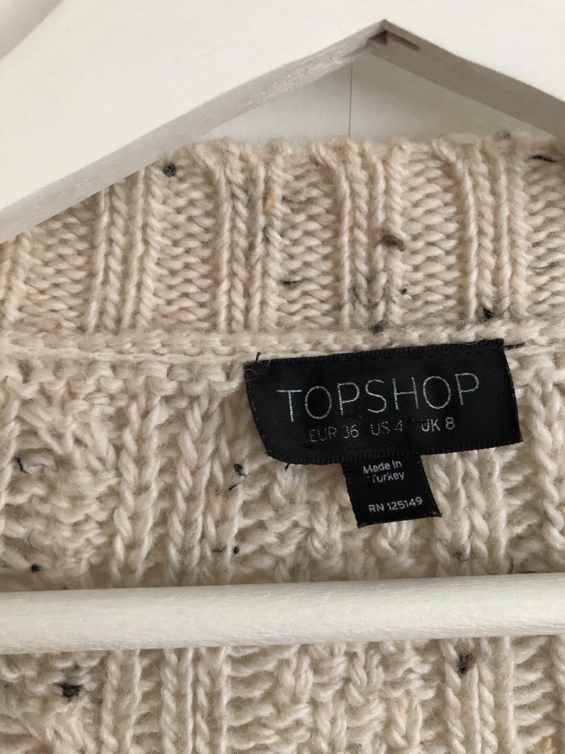 Flätstickad kofta i 58%ull - 3