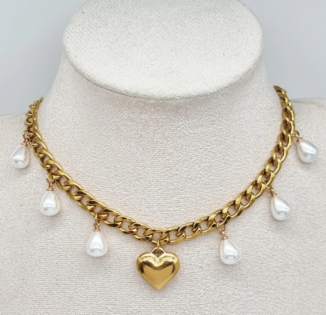 Stilfullt halsband med hjärta  - 2