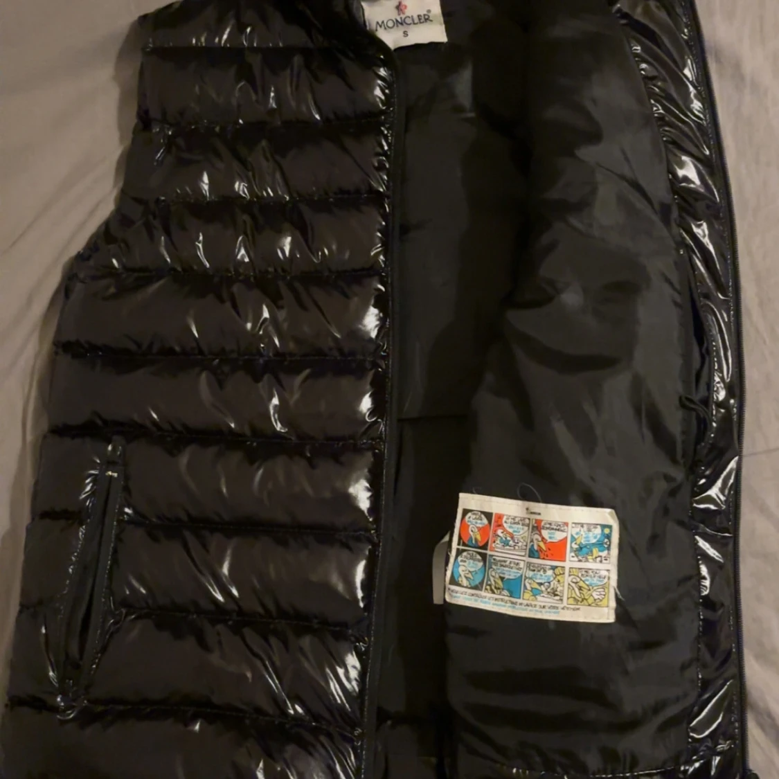 Svart dunväst från Moncler - 1