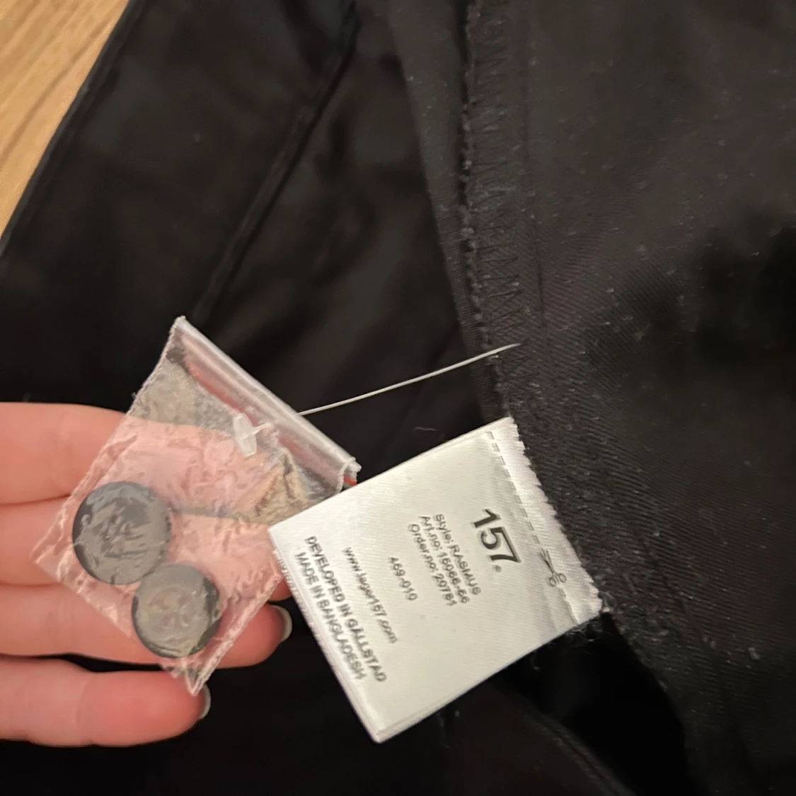 Svarta kostymbyxor från 157, stl S - 2