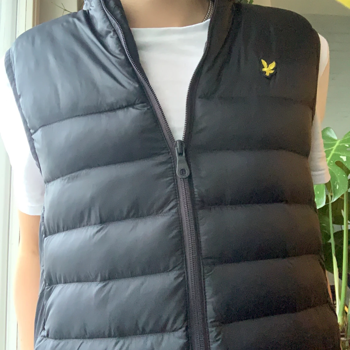 Svart dunväst från Lyle & Scott - 1