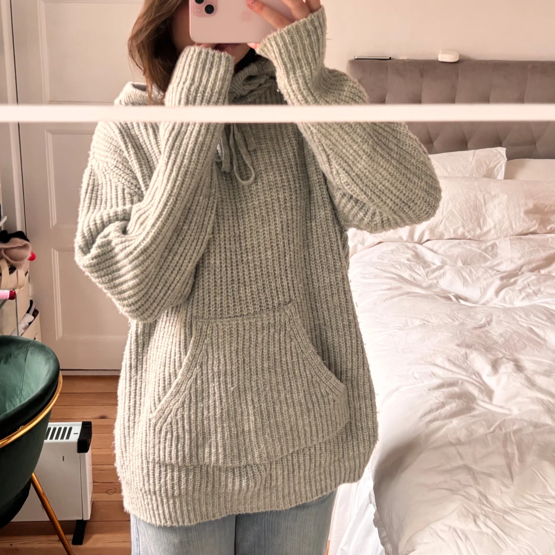 Ljusgrå stickad hoodie med huva - 2