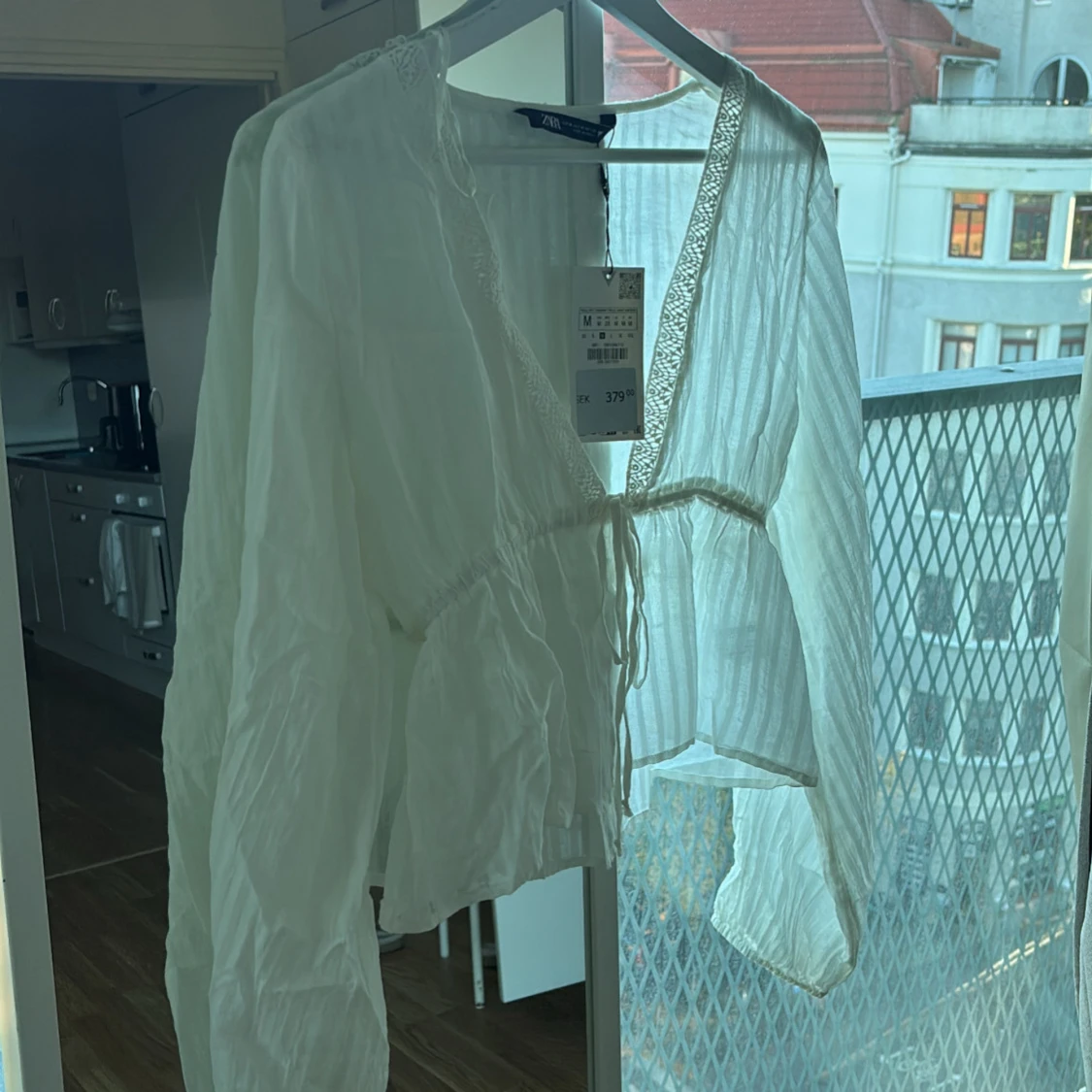 Blus från Zara prislapp kvar 