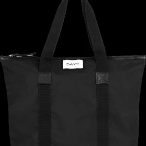 Väska - Jättefin day et väska som jag inte använder längre, väldigt fint skick, skicka gärna prisförslag🩷🩷