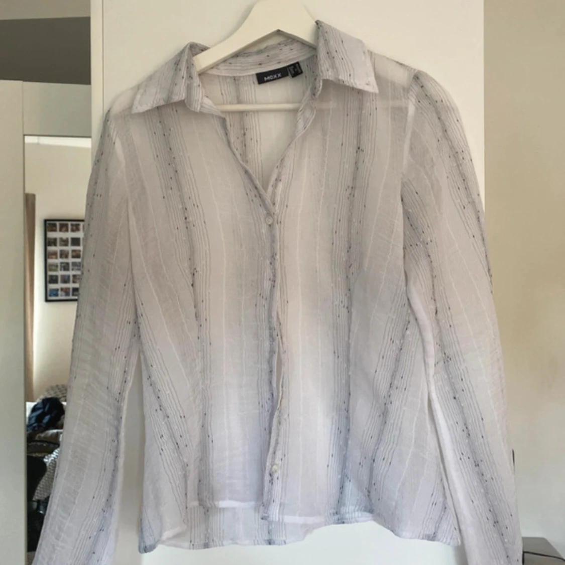 Vit randig skjorta från Mexx