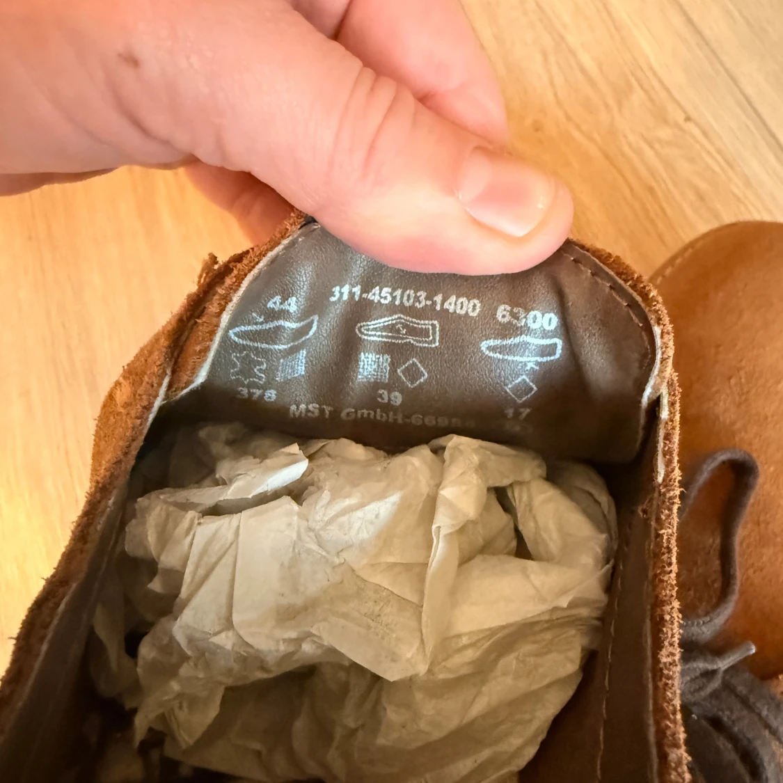 Bruna mockaskor från Bugatti - 4