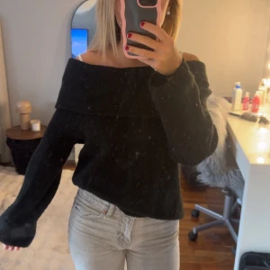 Stickad tröja - Helt ny stickad tröja