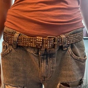 Rhinestone skärp  - Jättesnyggt skärp, 115 cm!