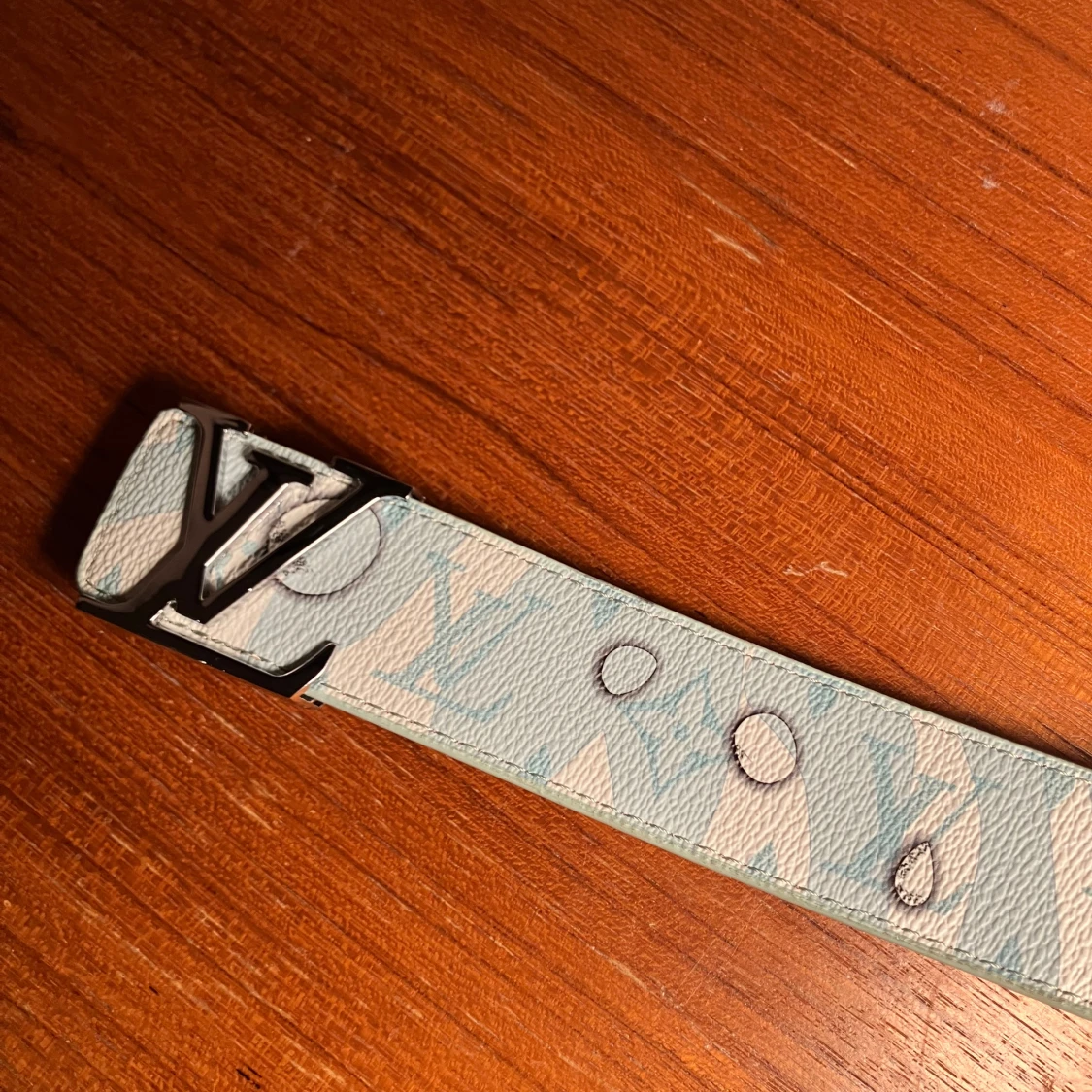 Ljusblå skinnbälte - 1