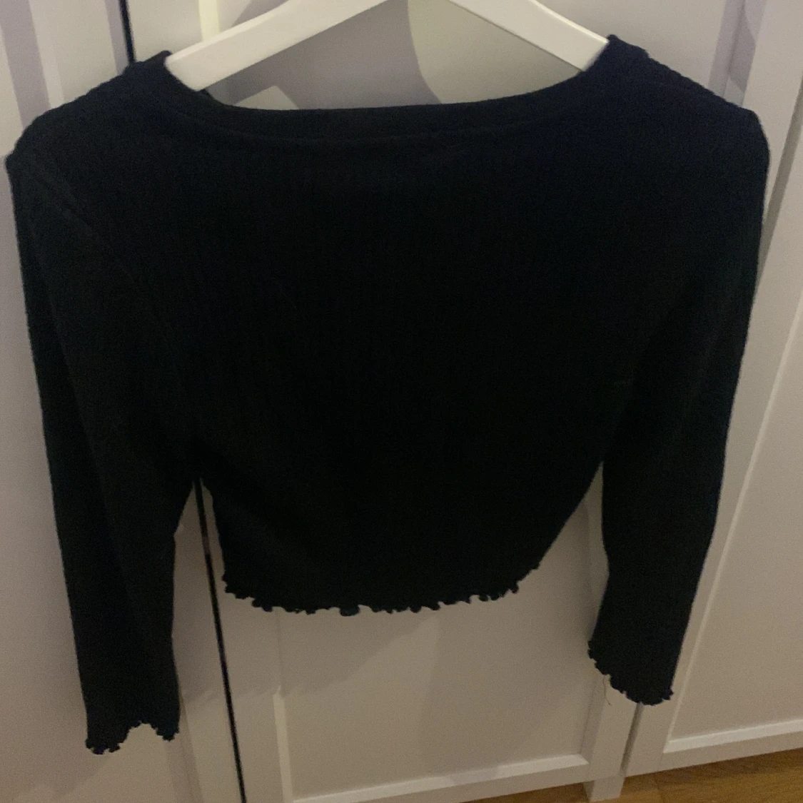 Svart ribbad kofta från Gina Tricot - 1