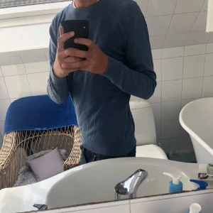 Dressmann stickad tröja - Tja! Säljer en as fet tröja från Dressmann. Otroligt bra slim passform och skönt material. Hör av dig om du har någon fundering!