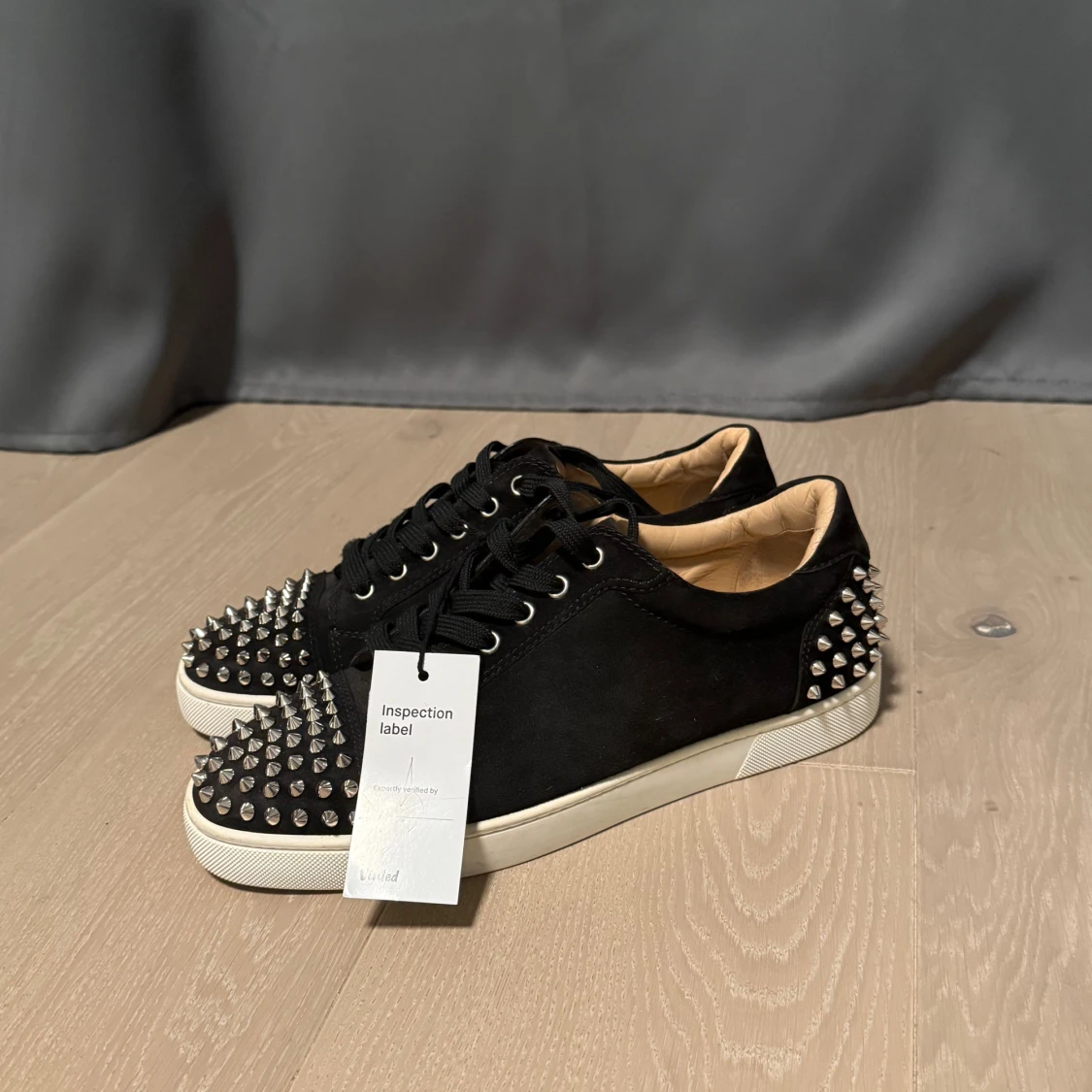 Svarta Louboutins  - 1