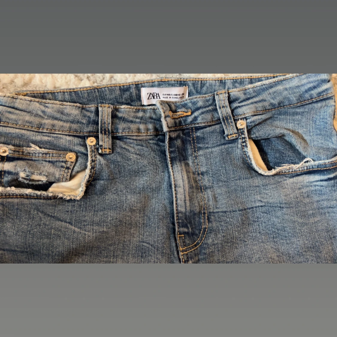 Ljusblå ripped jeans från Zara - 2