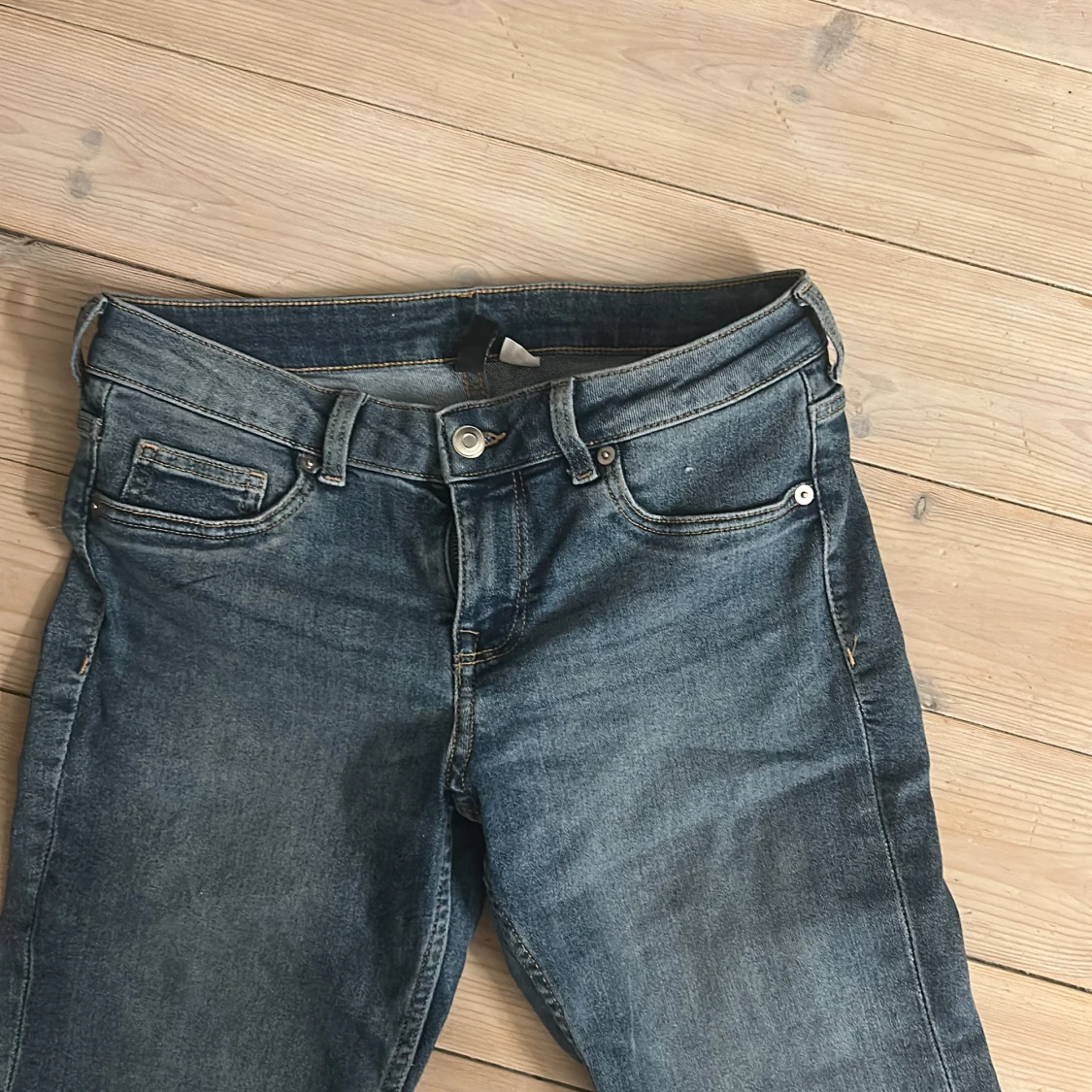 Blå bootcut jeans från H&M, strl 38 - 1