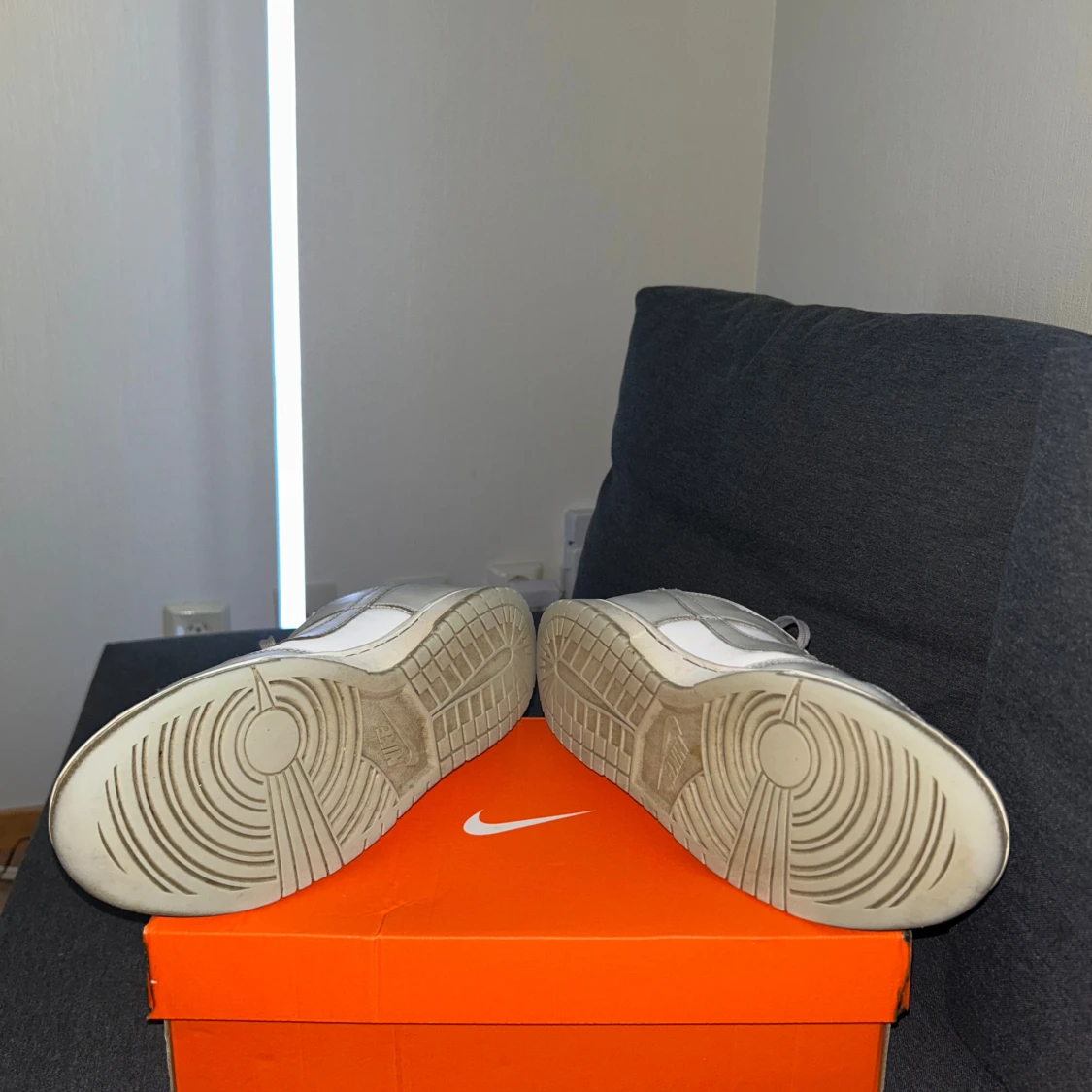 Nike grey frogs i grått och vitt (nypris 1499kr) - 2