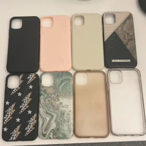 Mobilskal iPhone 11 - Alla för 100kr, skriv om ni vill köpa enskilda. De rosa har några fläckar men går nog att tvätta bort, de med blixtar har även nån fläck. Syns på bild