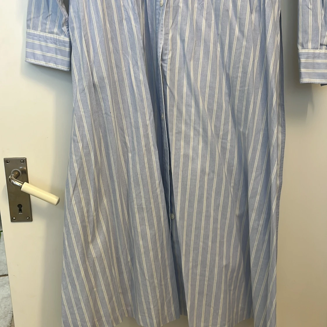 Blåvit randig skjortklänning - 1