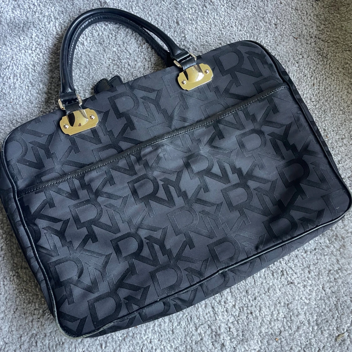 Svart datorväska från DKNY - 2