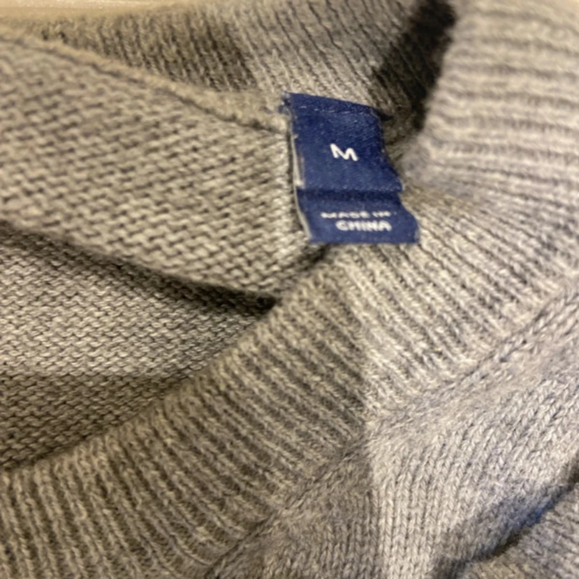 Grå stickad tröja från GANT - 2