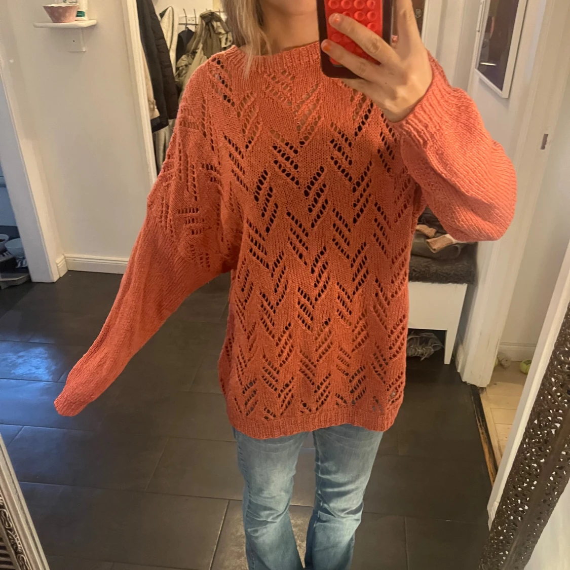 Oversized stickad tröja i korall