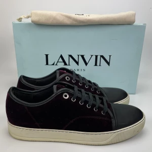 Lanvin skor - Hej! Säljer nu dessa sjukt snygga lanvin skor. Skorna är i toppskick! Har begränsat antal boxar och dustbag. Hör av dig vid frågor. 