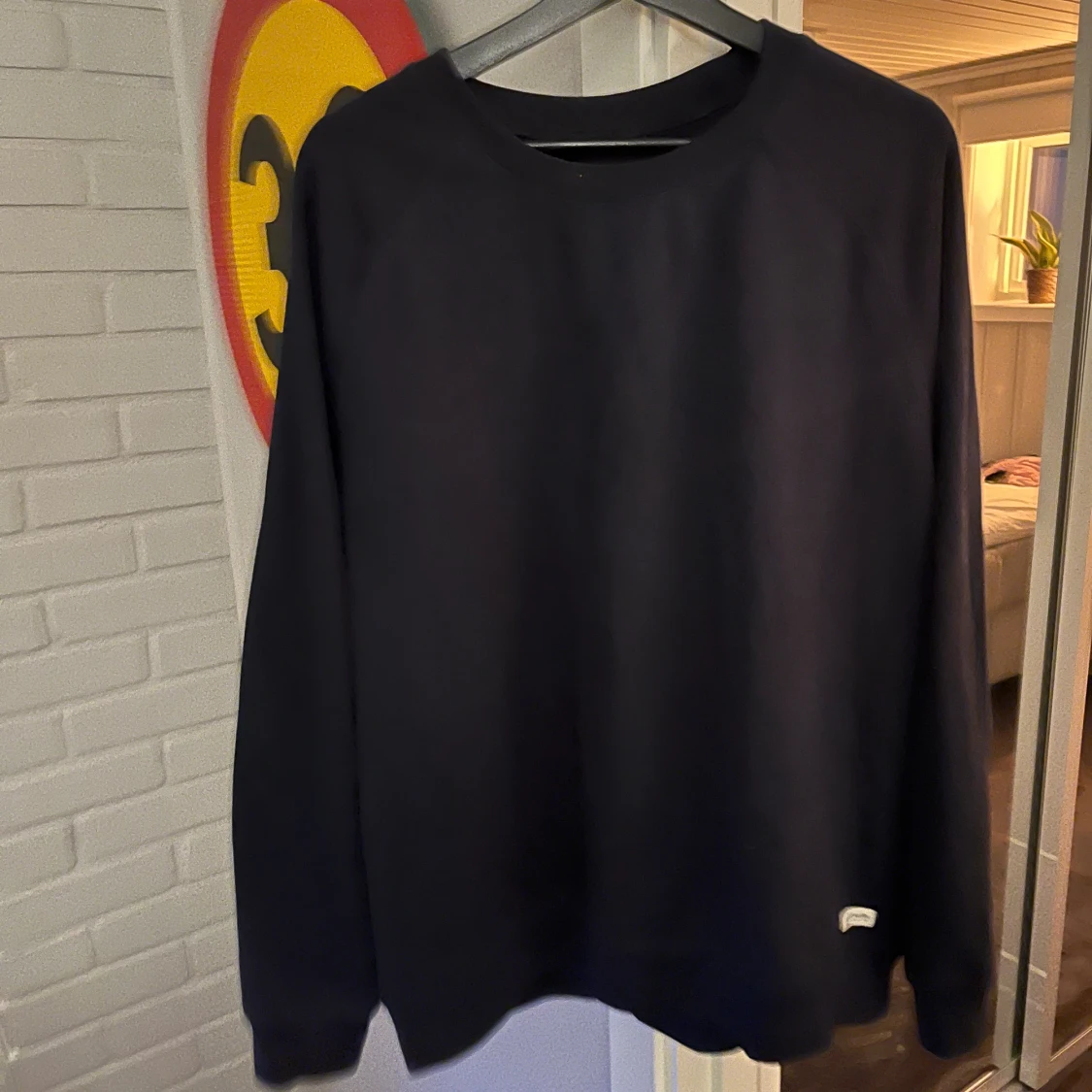 Navy blå sweatshirt med rund hals