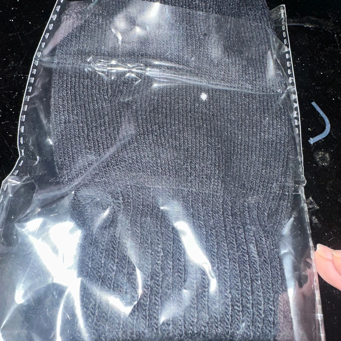 Svarta stickade handskar touchhandskar pekskärmshandskar  - 2