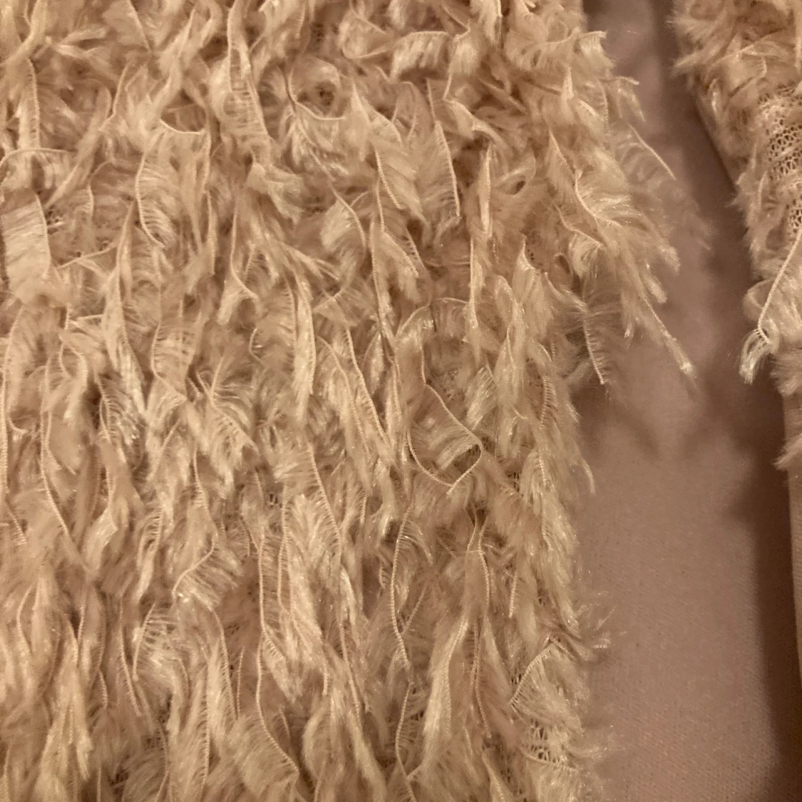 Rosa fluffig pälsjacka från Lindex - 3