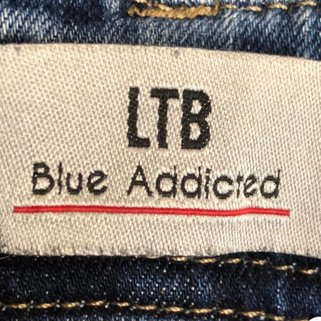 Helt nya Blå bootcut jeans från LTB 26/30 - 2