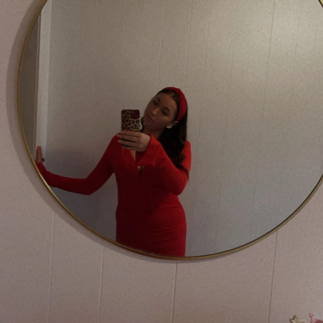 Röd omlottklänning med rynk - 1