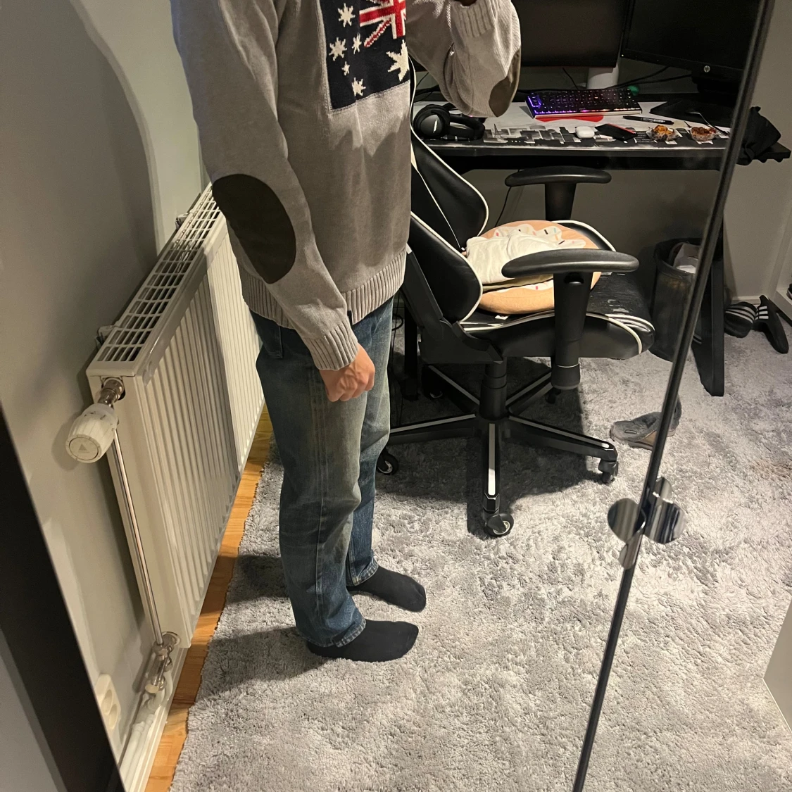 Stickad tröja med tryck - 1