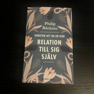 Konsten att ha en god relation till sig själv - En inspirerande bok för dig som vill stärka din relation till dig själv. Perfekt för unga vuxna som söker personlig utveckling och vill må bättre i vardagen. Snygg design och lättläst format gör den till ett måste i bokhyllan.
