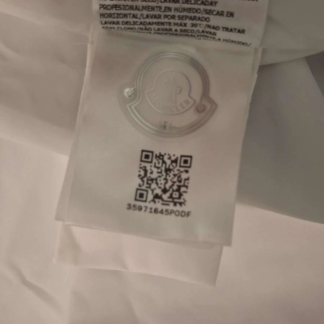 Vit vindjacka från Moncler med huva - 3