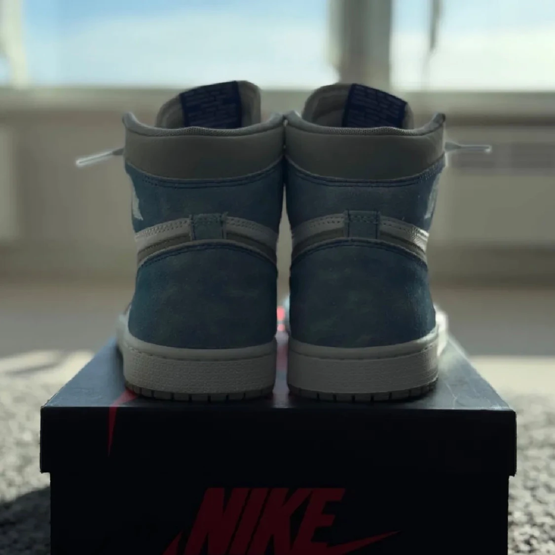 Jordan 1 Hyper Royal High (OG) - 2