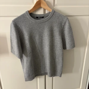 Knitted top Ginatricot - • top från gina, använd max 2 gånger, som oanvänd, skön och bekvämt plagg