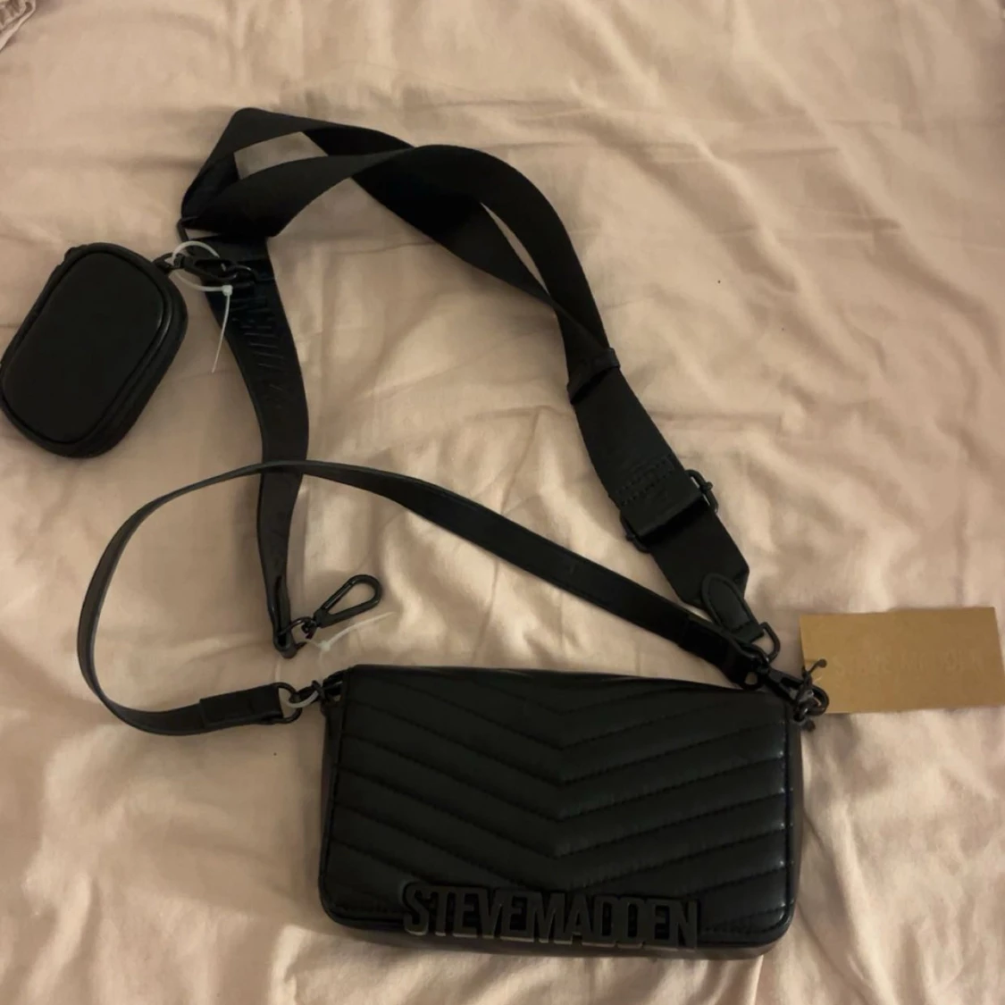 Svart quiltad axelväska Steve Madden