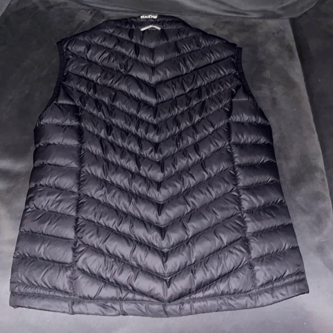 Svart dunväst från Peak Performance - 1