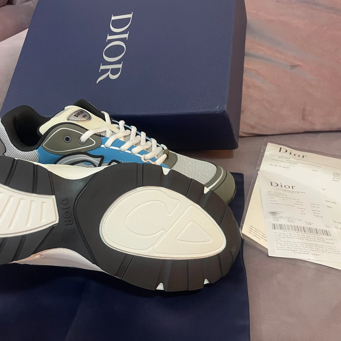 Sneakers med blå och grå detaljer - 2