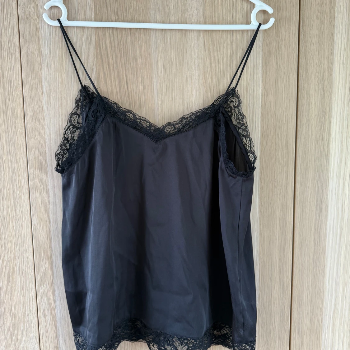 Svart linnetopp med spets från Zara - 1