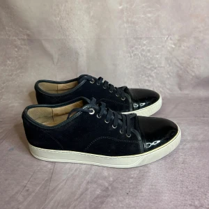 Lanvin skor - Mycket fint skick | Size UK 8 | fraktar inom 24 timmar | för att köpa klicka ”köp nu” | vid frågor eller funderingar skriv en meddelande | följare får bättre rabatter🙌