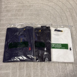 3 pack polo Ralph lauren t-shirts vit mörkblå svart  - Alla är helt nya och storlek L för mer bilder kolla mina andra annonser