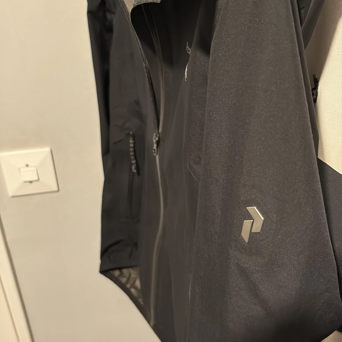 Svart vindjacka Peak Performance M - 2