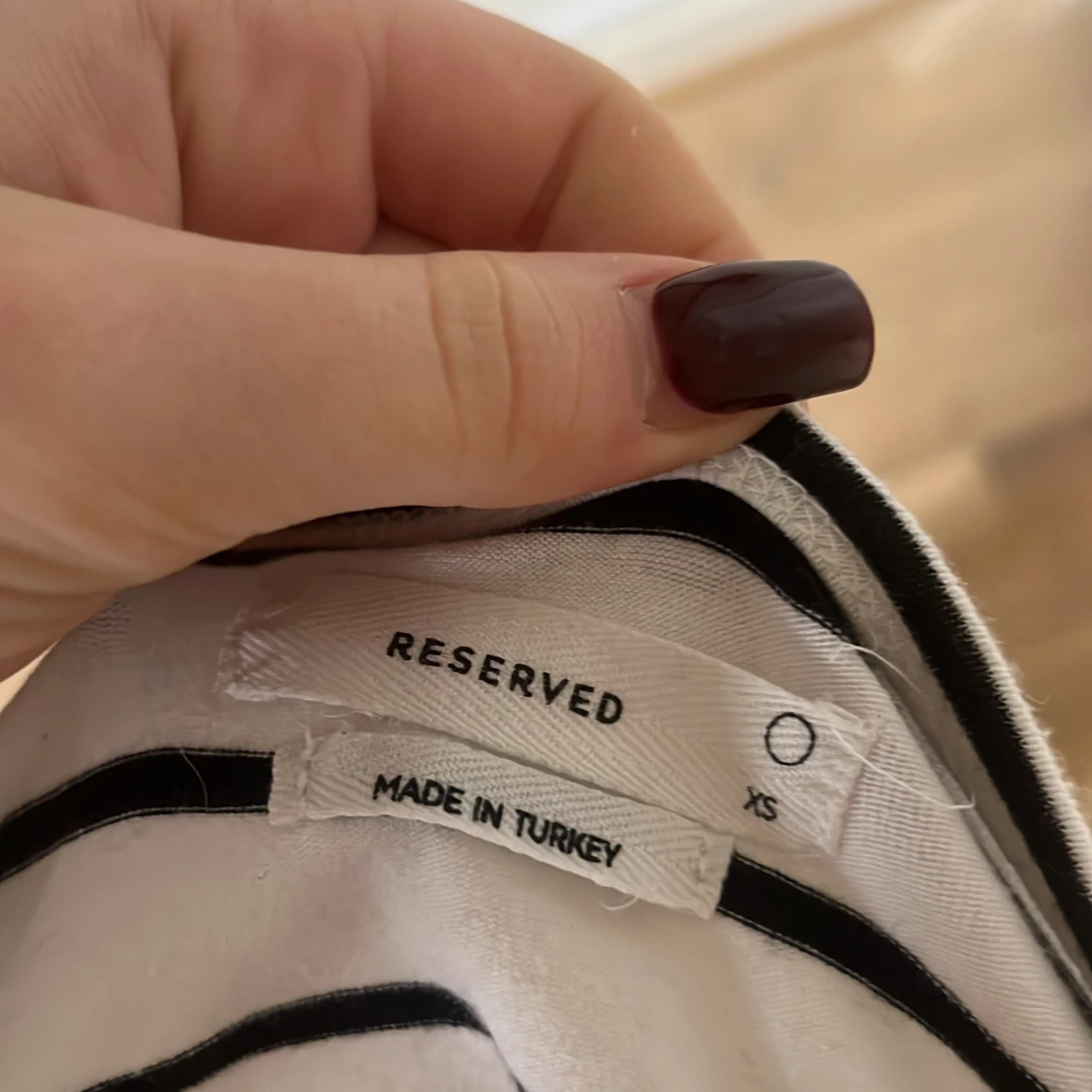 Vit och svart randig croppad topp - 4