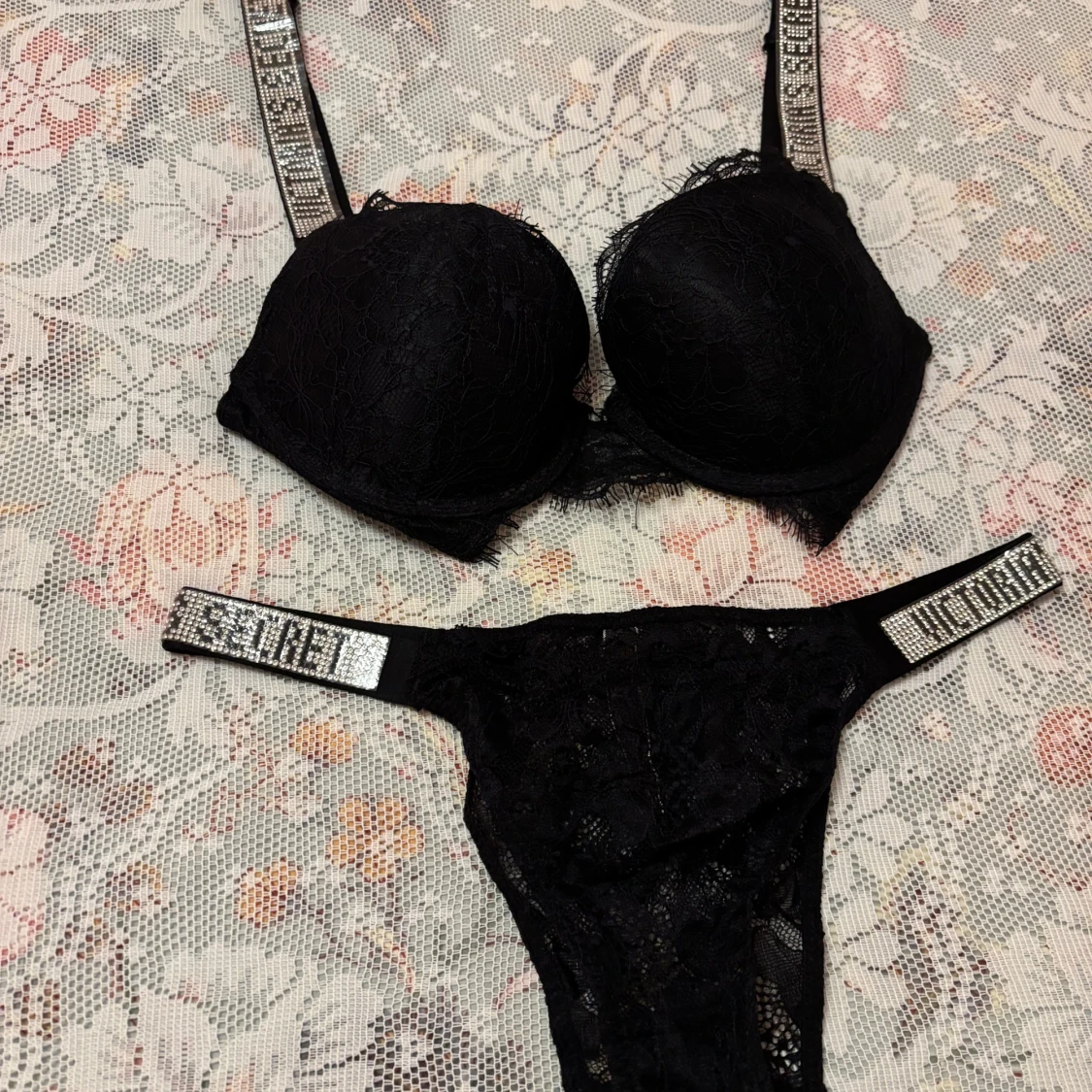 Victoria’s Secret set med spets