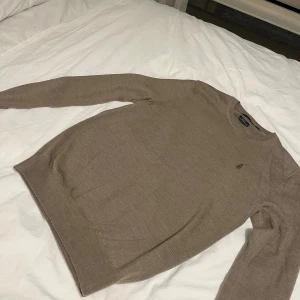  Polo Ralph Lauren storlek S - snygg tröja i storlek S. Kontakta vid fråger eller intresse.