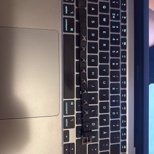 Valentino armband Svart  - Säljer mitt svarta valentino rock stud armband