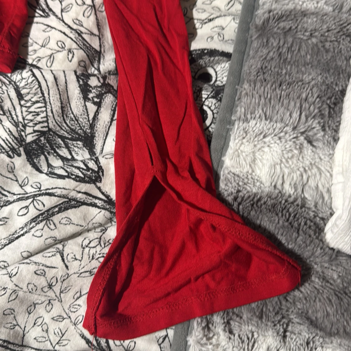 Röd långärmad topp med slits - 2