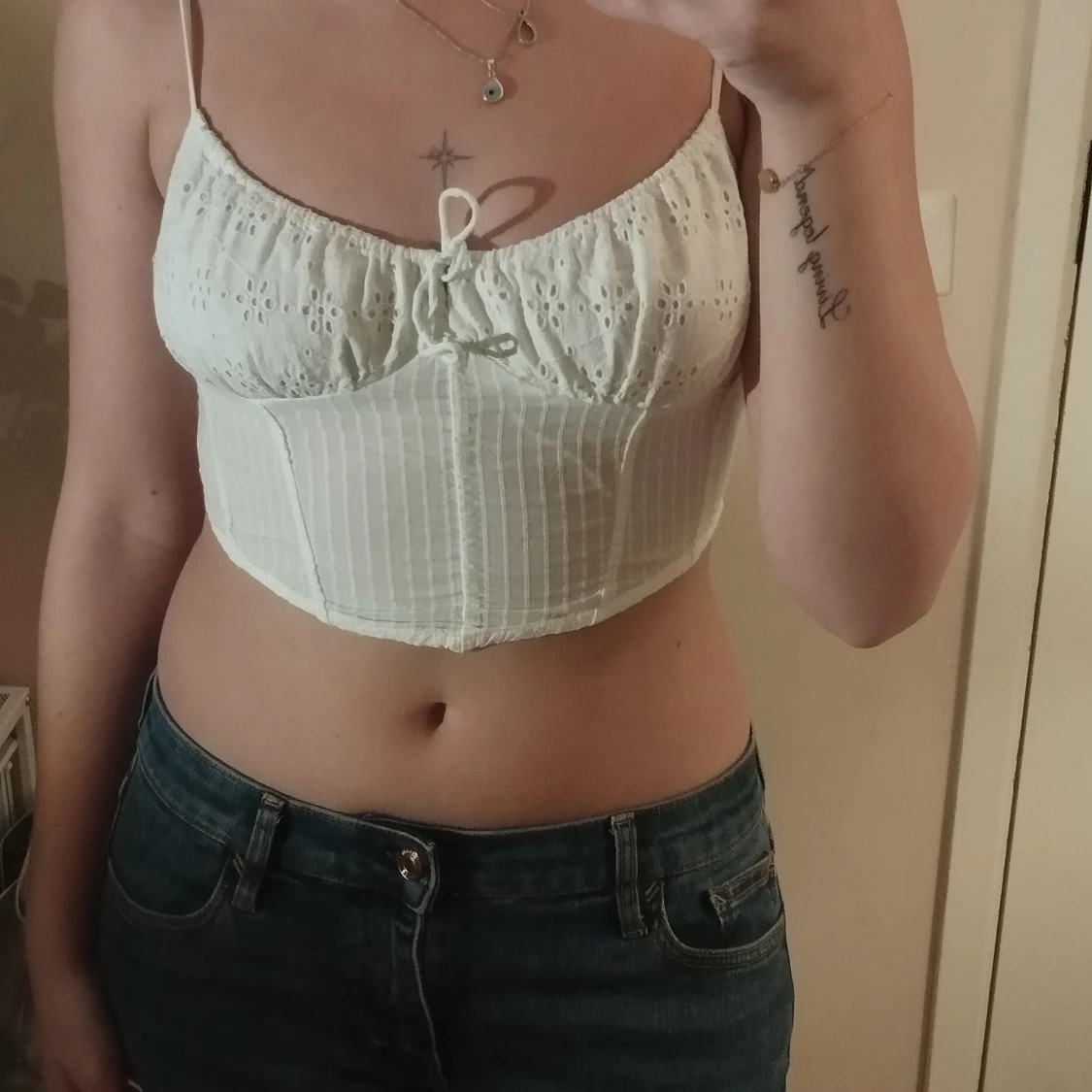 Vit broderad korsett-topp med knyt - 3