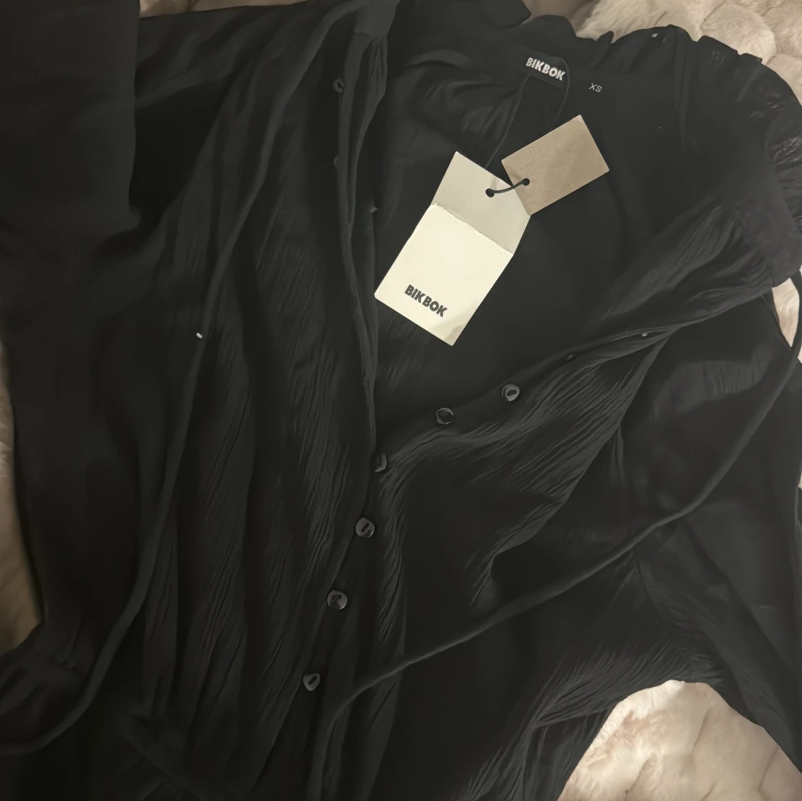 Svart volangklänning från Bik Bok - 2