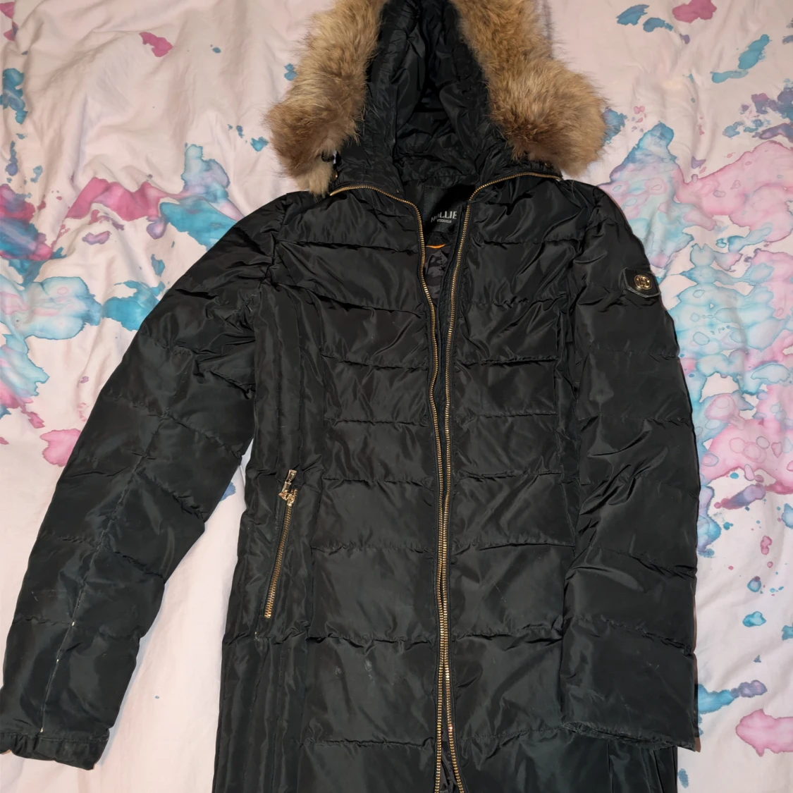 Svart lång jacka från Hollies